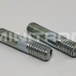 Öljynsuodattimen jalan pultit, pari