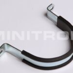 Tuulilasinpyyhkijänmoottorin kiinnityspanta