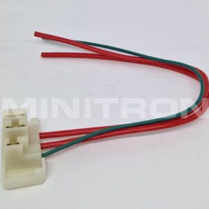 Laturin liitin